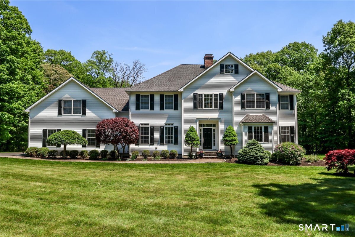 8 Rock Ridge Court