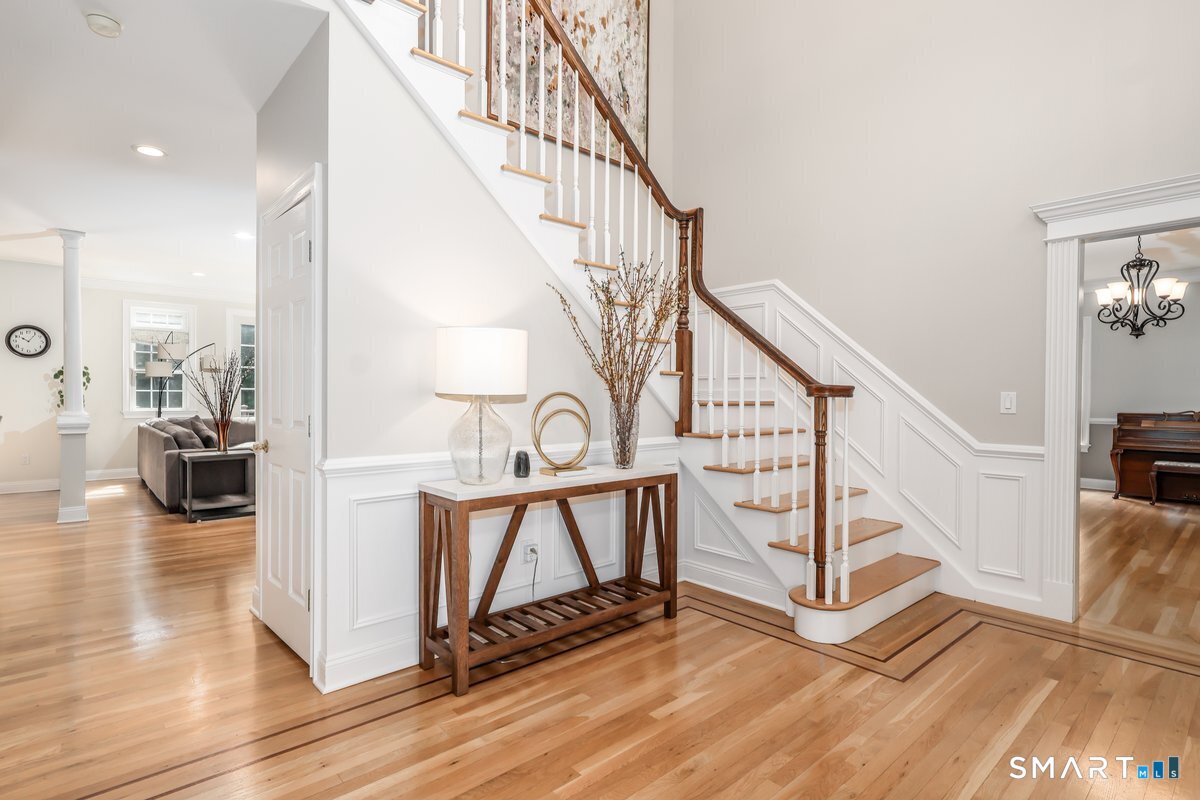 8 Rock Ridge Court