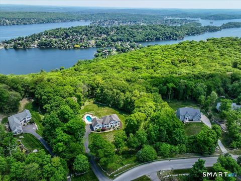 Homes For Sale - 8 Rock Ridge Court<br/> New Fairfield, CT 06812