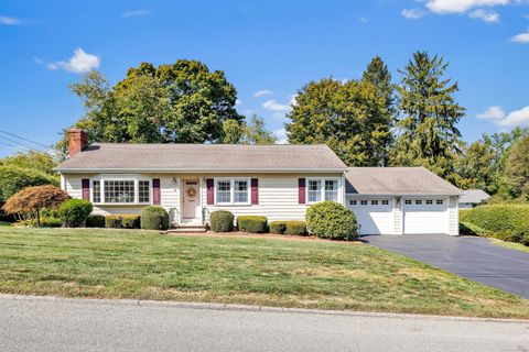 Photo of 14 Oakland Drive, Trumbull, CT 06611 (MLS # 24136348)