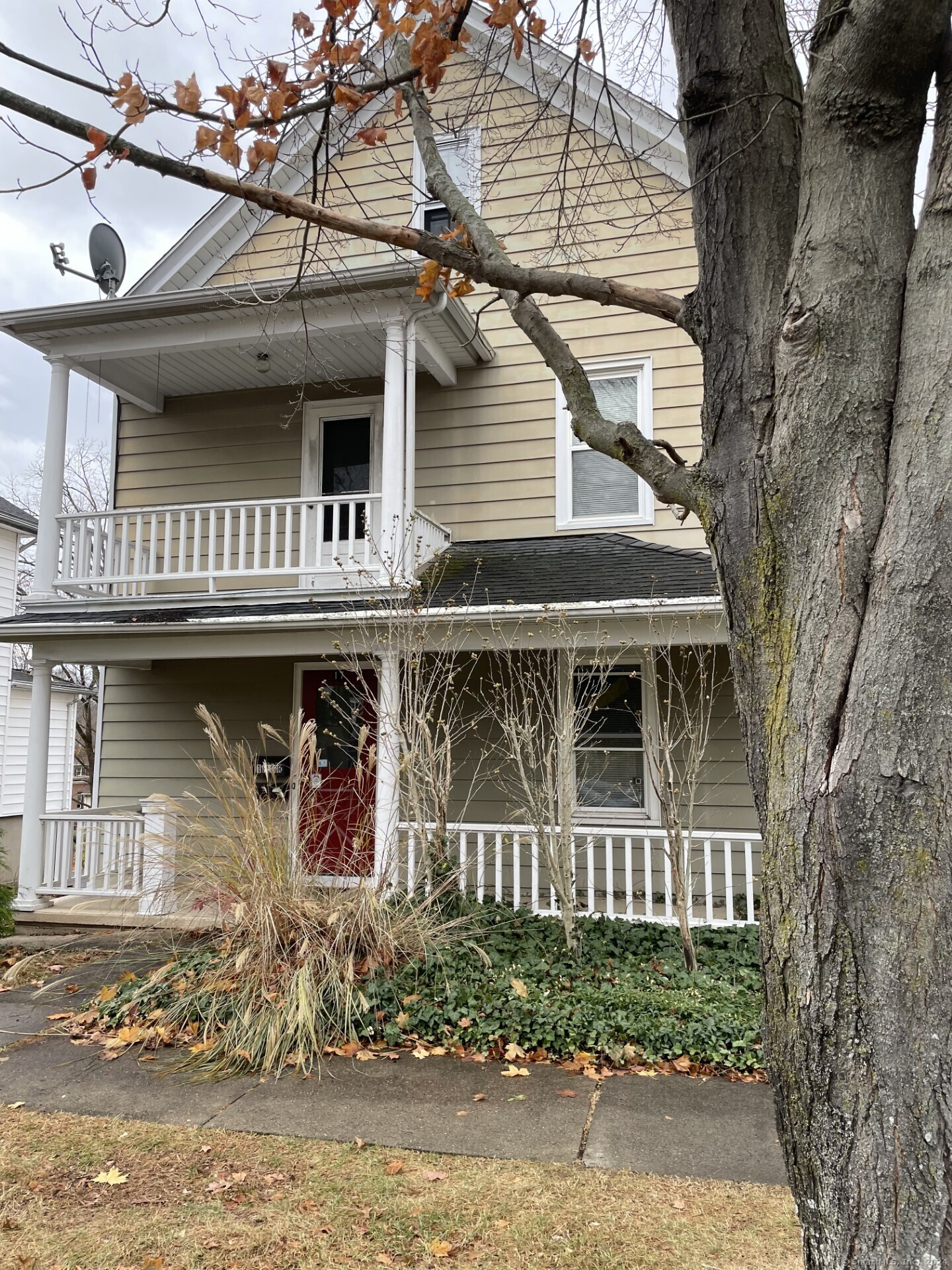 Rental Property at 17 Simpson Avenue, Wallingford, Connecticut - Bedrooms: 2 
Bathrooms: 1 
Rooms: 4  - $1,700 MO.