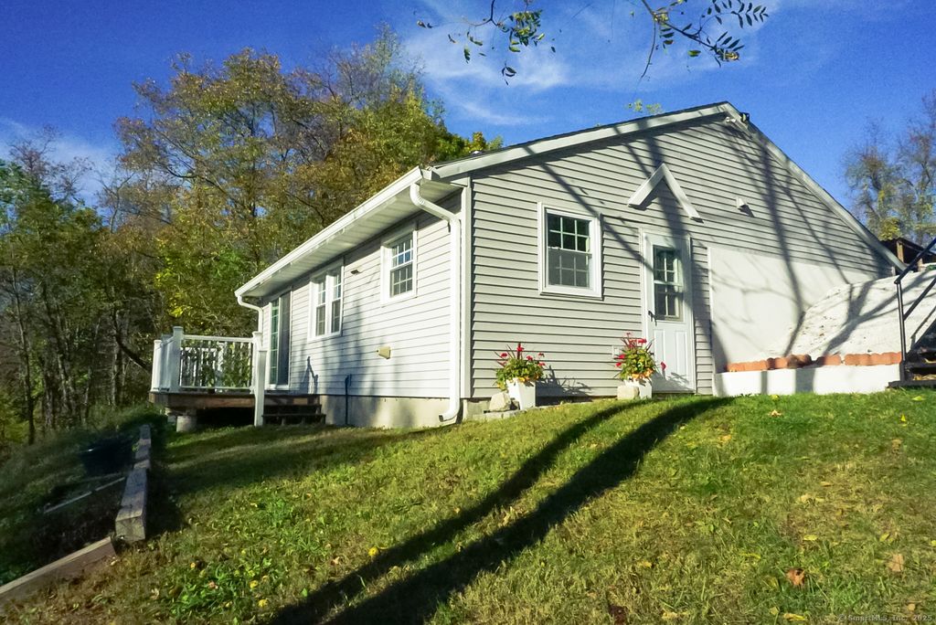 Photo of 342 Chamberlain Road, Middletown, CT 06457 (MLS # 24135505)