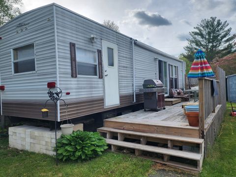 262 L68 Shetucket Turnpike Griswold CT 06351