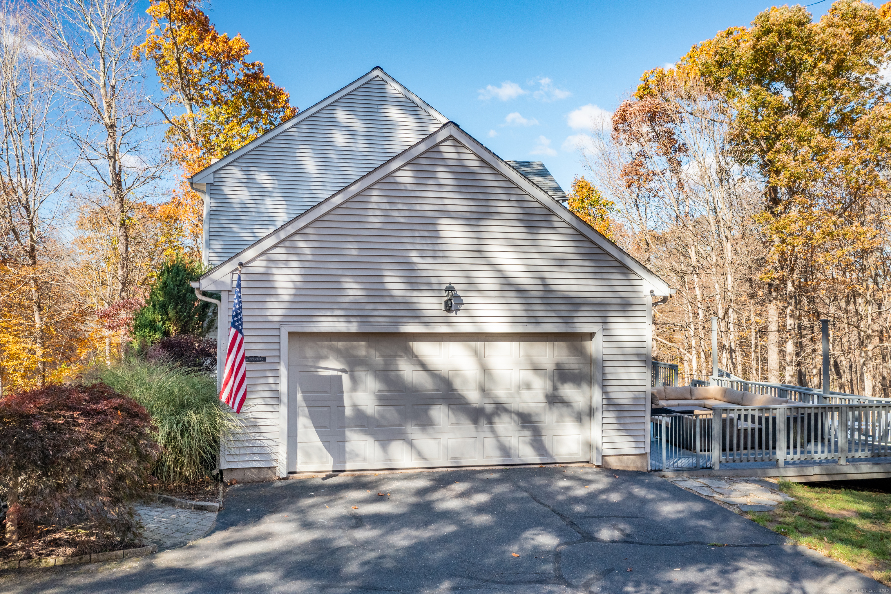 Coventry, Connecticut 06238, United States, 3 Bedrooms Bedrooms, ,4 BathroomsBathrooms,Residential,Pending,250178