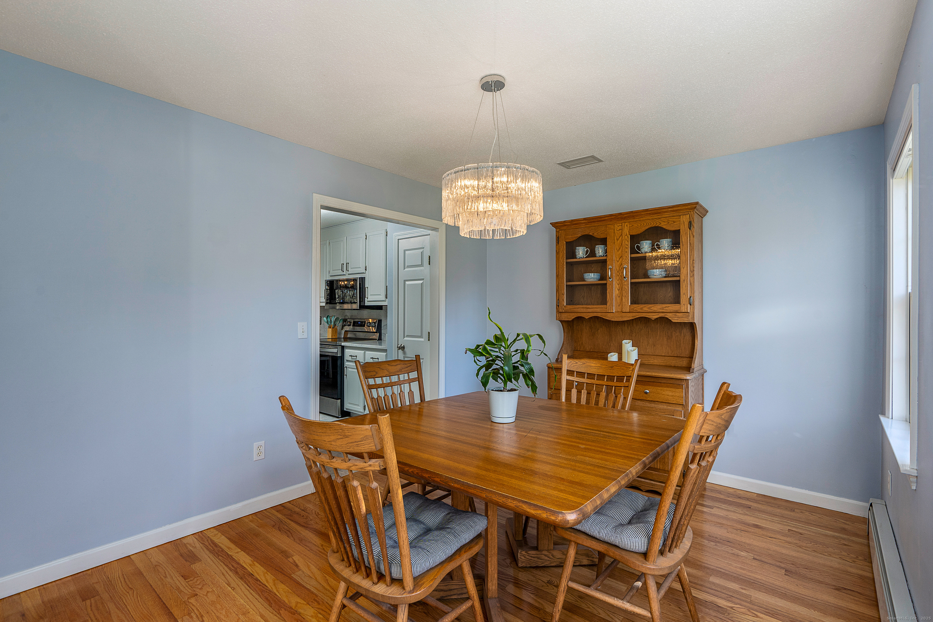 Coventry, Connecticut 06238, United States, 3 Bedrooms Bedrooms, ,4 BathroomsBathrooms,Residential,Pending,250178