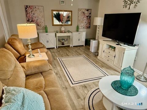 Tiny photo for 4 Arlington Court #4, Brookfield, CT 06804 (MLS # 24150065)