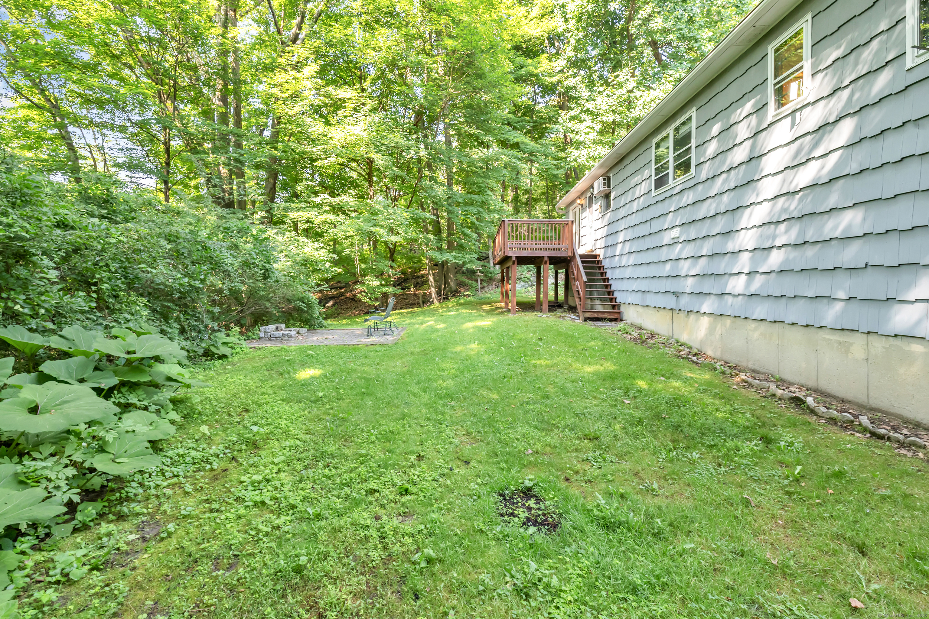 Shelton, Connecticut 06484, United States, 4 Bedrooms Bedrooms, ,2 BathroomsBathrooms,Residential,Coming Soon,163306