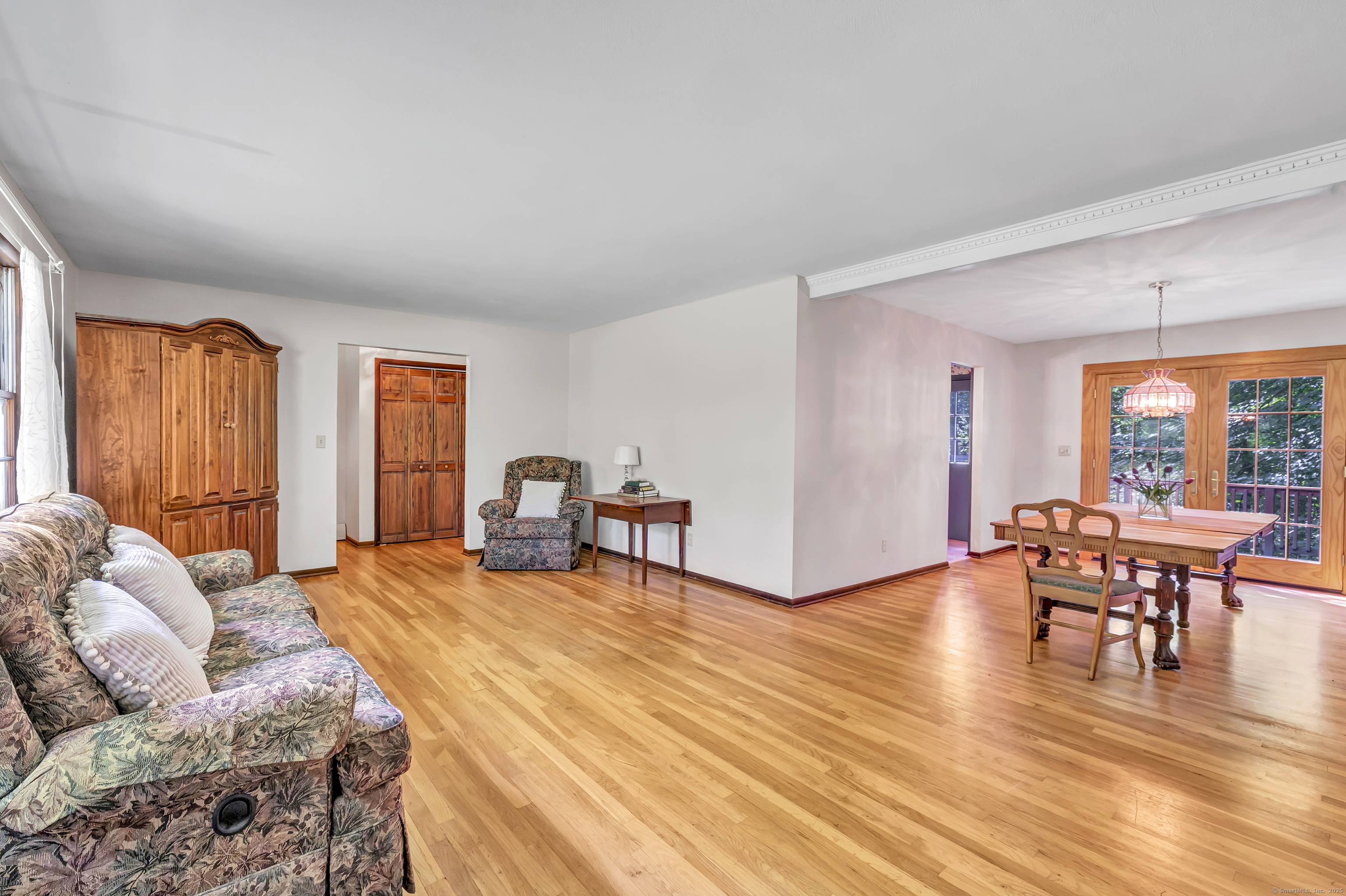 Shelton, Connecticut 06484, United States, 4 Bedrooms Bedrooms, ,2 BathroomsBathrooms,Residential,Coming Soon,163306