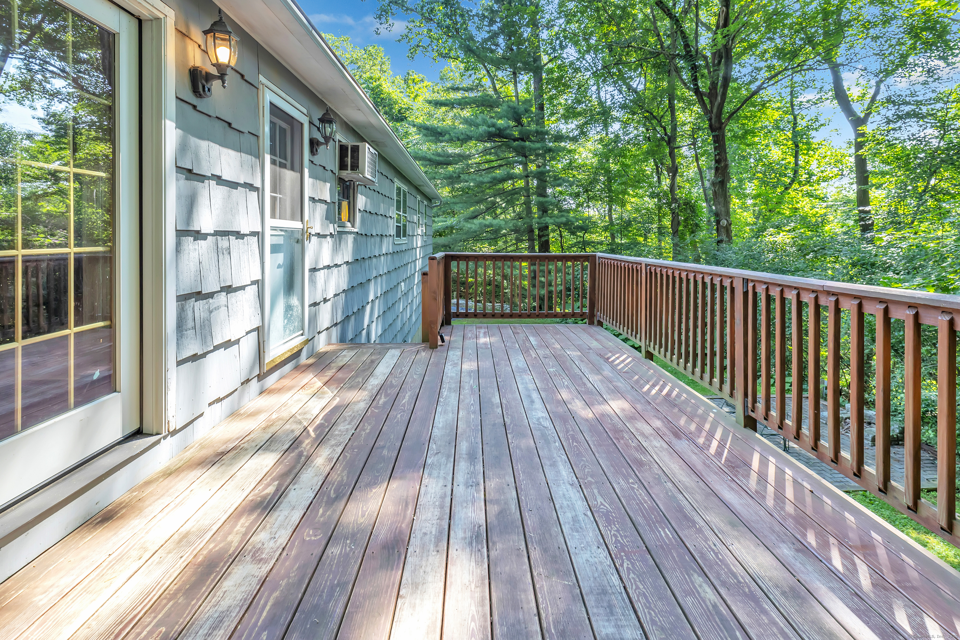 Shelton, Connecticut 06484, United States, 4 Bedrooms Bedrooms, ,2 BathroomsBathrooms,Residential,Coming Soon,163306