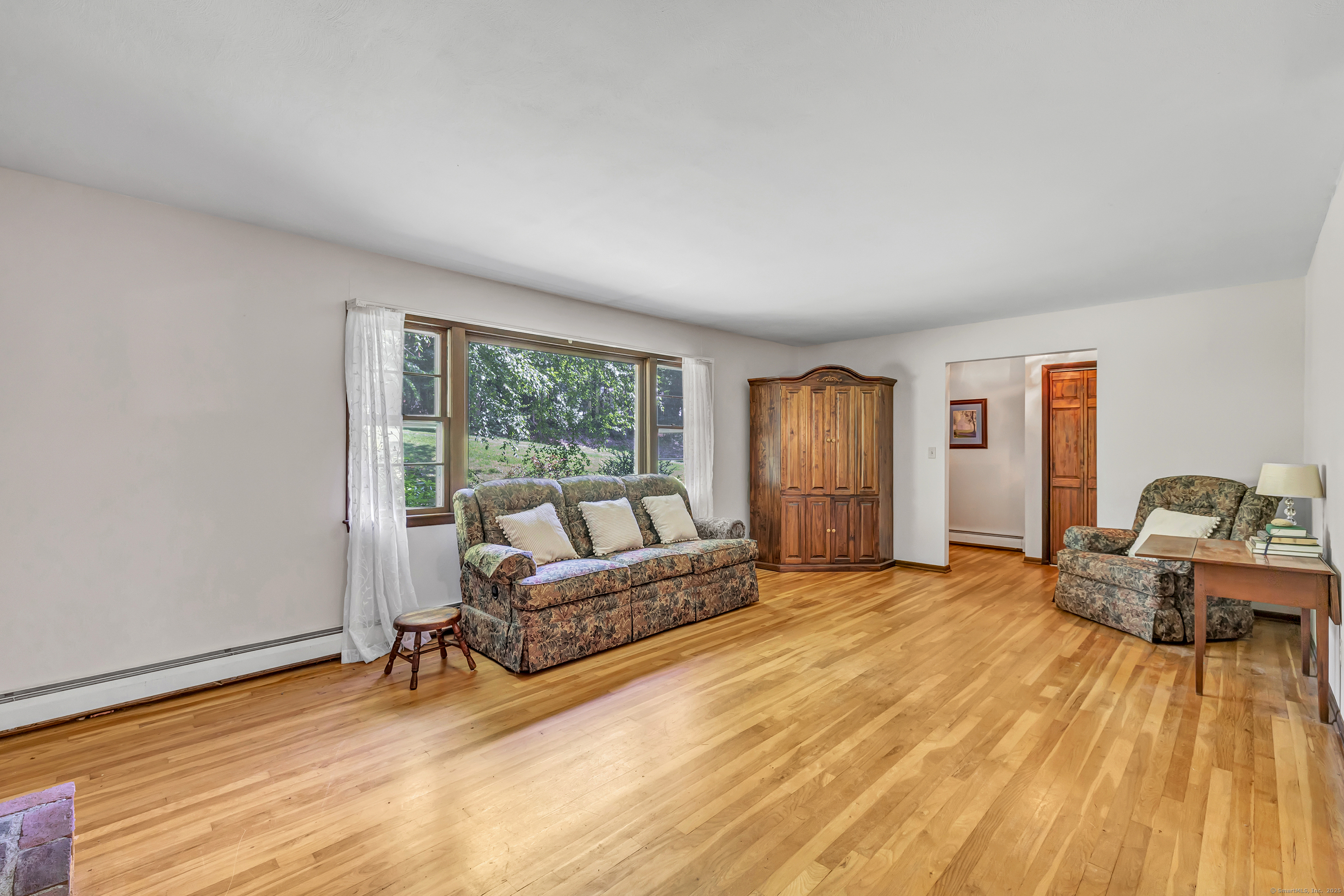 Shelton, Connecticut 06484, United States, 4 Bedrooms Bedrooms, ,2 BathroomsBathrooms,Residential,Coming Soon,163306