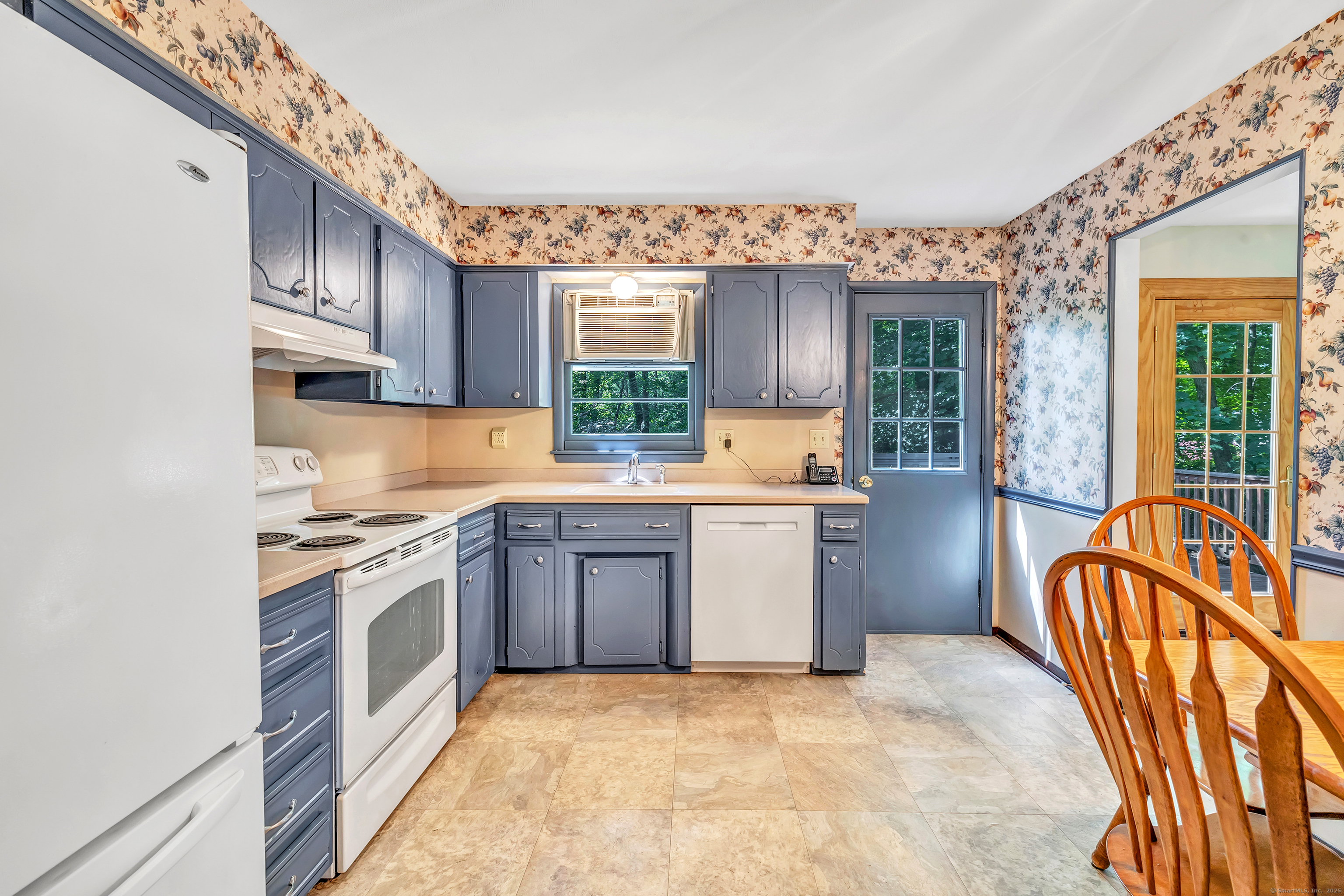 Shelton, Connecticut 06484, United States, 4 Bedrooms Bedrooms, ,2 BathroomsBathrooms,Residential,Coming Soon,163306