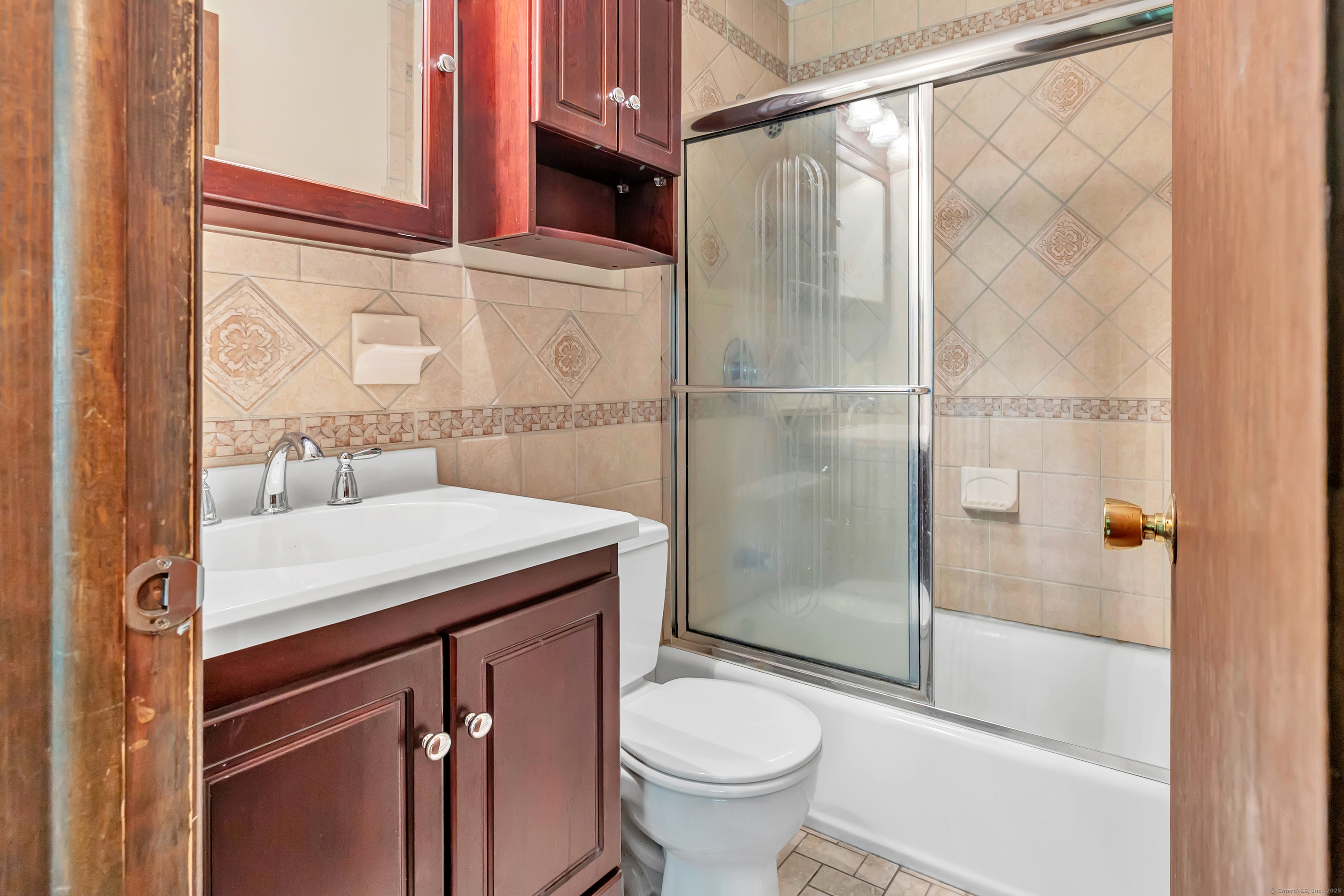 Shelton, Connecticut 06484, United States, 4 Bedrooms Bedrooms, ,2 BathroomsBathrooms,Residential,Coming Soon,163306