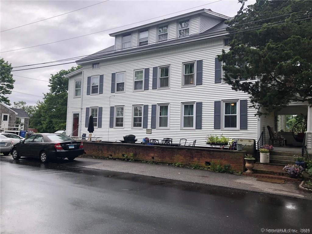 Maple Avenue, Groton, Connecticut - 4 Bedrooms  
2 Bathrooms  
9 Rooms - 