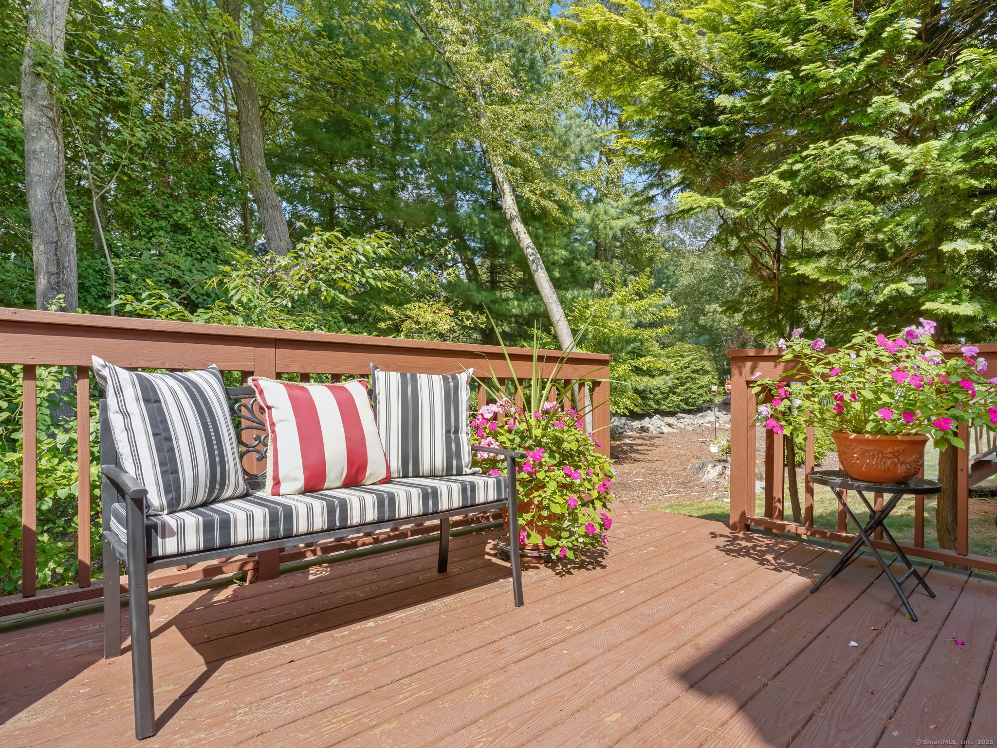 Shelton, Connecticut 06484, United States, 2 Bedrooms Bedrooms, ,3 BathroomsBathrooms,Residential,Pending,210680