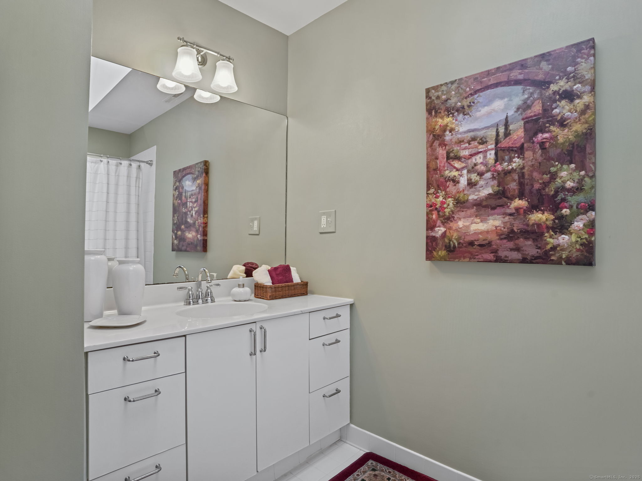 Shelton, Connecticut 06484, United States, 2 Bedrooms Bedrooms, ,3 BathroomsBathrooms,Residential,Pending,210680