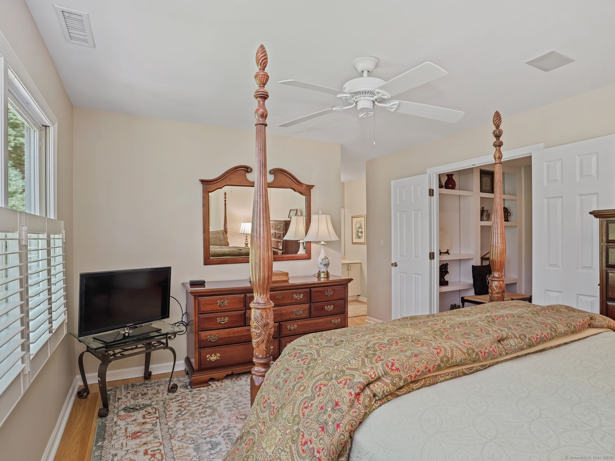 Shelton, Connecticut 06484, United States, 2 Bedrooms Bedrooms, ,3 BathroomsBathrooms,Residential,Pending,210680