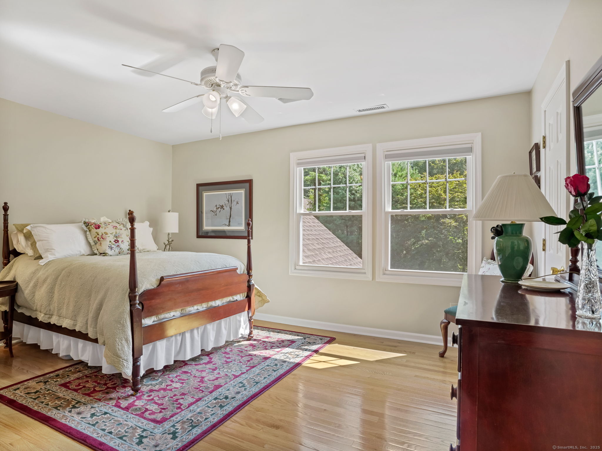 Shelton, Connecticut 06484, United States, 2 Bedrooms Bedrooms, ,3 BathroomsBathrooms,Residential,Pending,210680