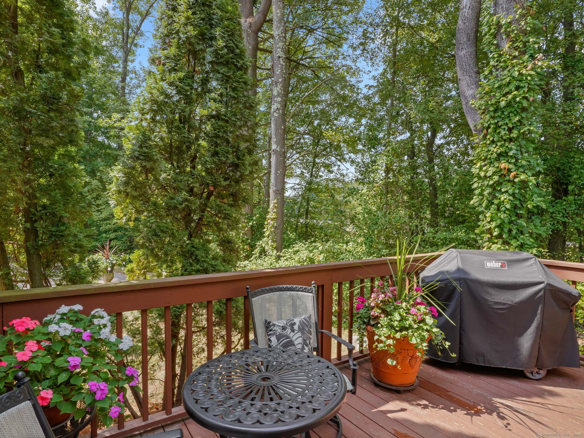 Shelton, Connecticut 06484, United States, 2 Bedrooms Bedrooms, ,3 BathroomsBathrooms,Residential,Pending,210680