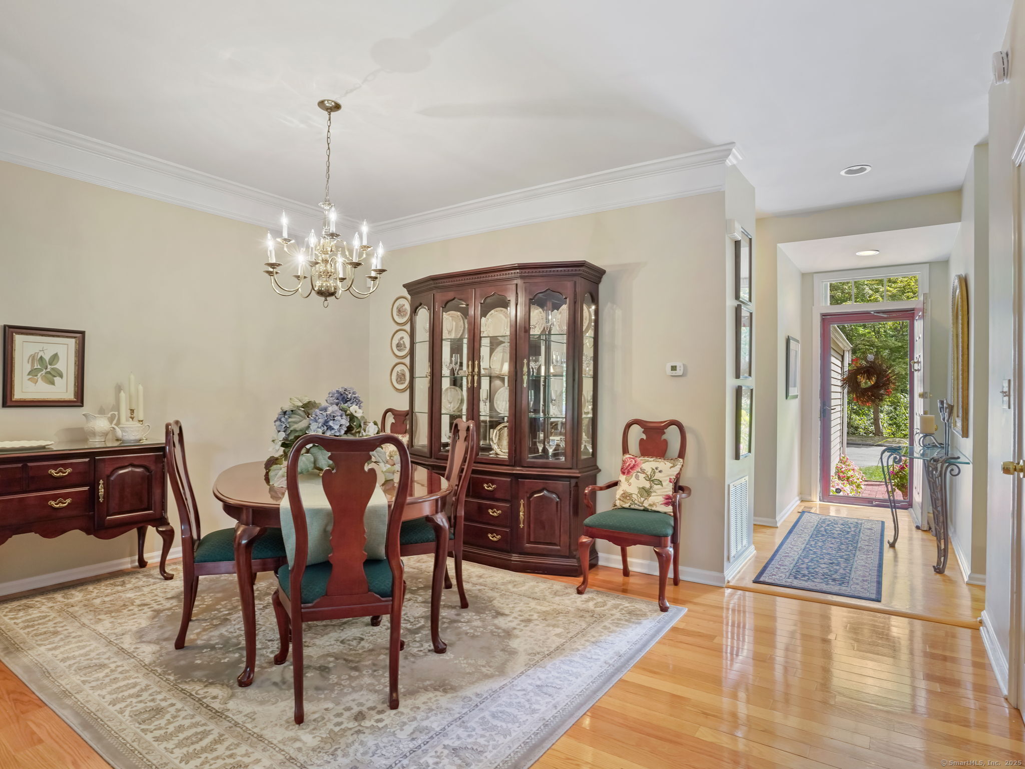 Shelton, Connecticut 06484, United States, 2 Bedrooms Bedrooms, ,3 BathroomsBathrooms,Residential,Pending,210680