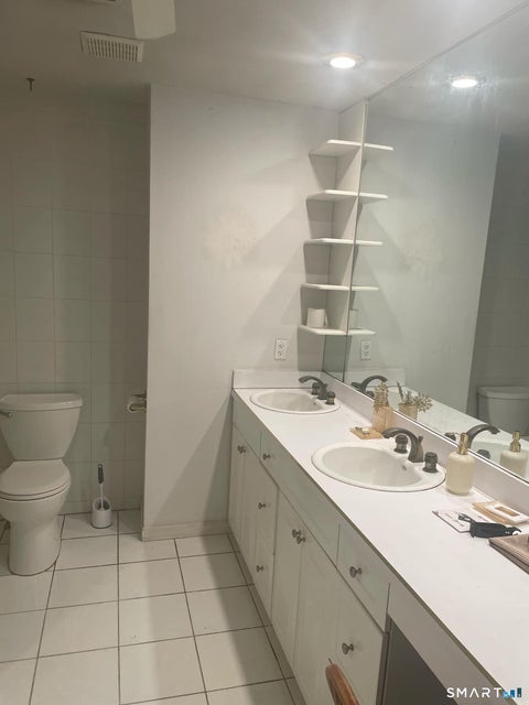 Tiny photo for 140 Thompson Street #8F, East Haven, CT 06513 (MLS # 24216394)