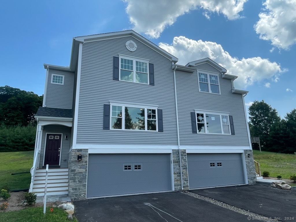 Belvedere  Lofton Ii  Drive, Tolland, Connecticut - 2 Bedrooms  
3 Bathrooms  
5 Rooms - 