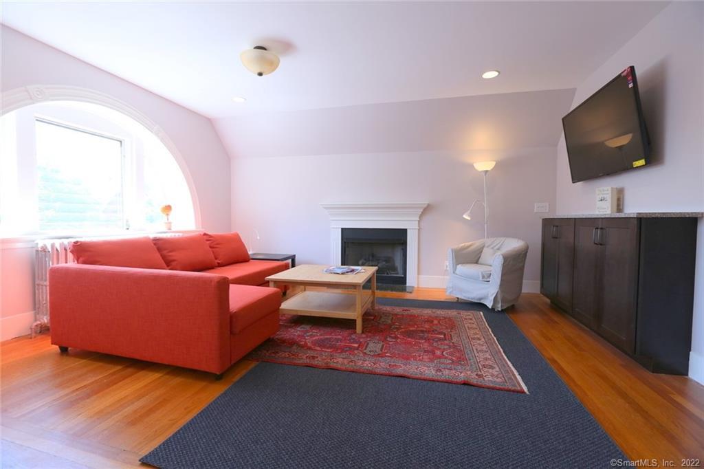 Rental Property at Orange Street 3, New Haven, Connecticut - Bedrooms: 2 
Bathrooms: 2 
Rooms: 4  - $2,600 MO.