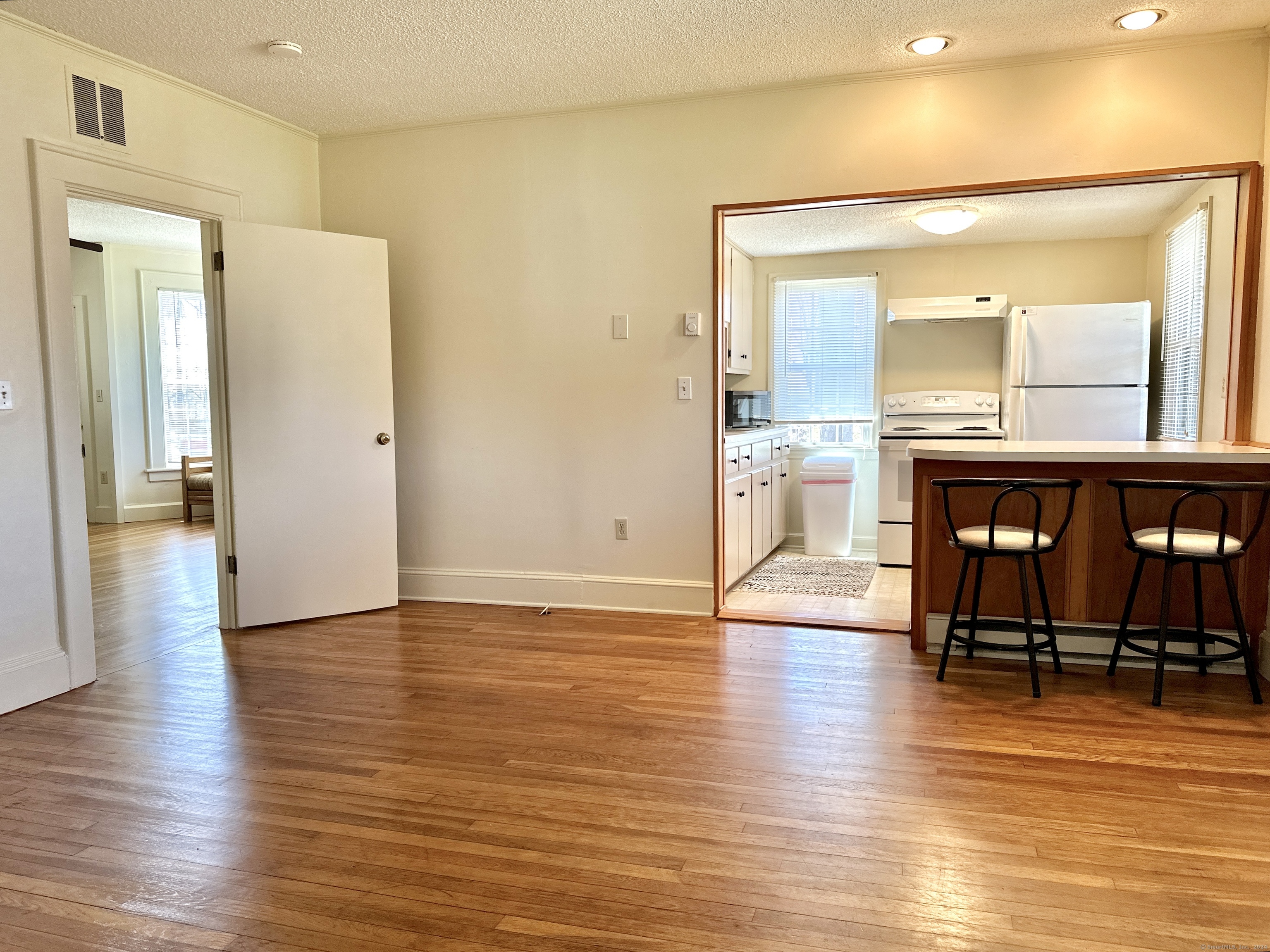 East Haddam, Connecticut 06469, United States, 1 Bedroom Bedrooms, ,1 BathroomBathrooms,Residential,Pending,109281