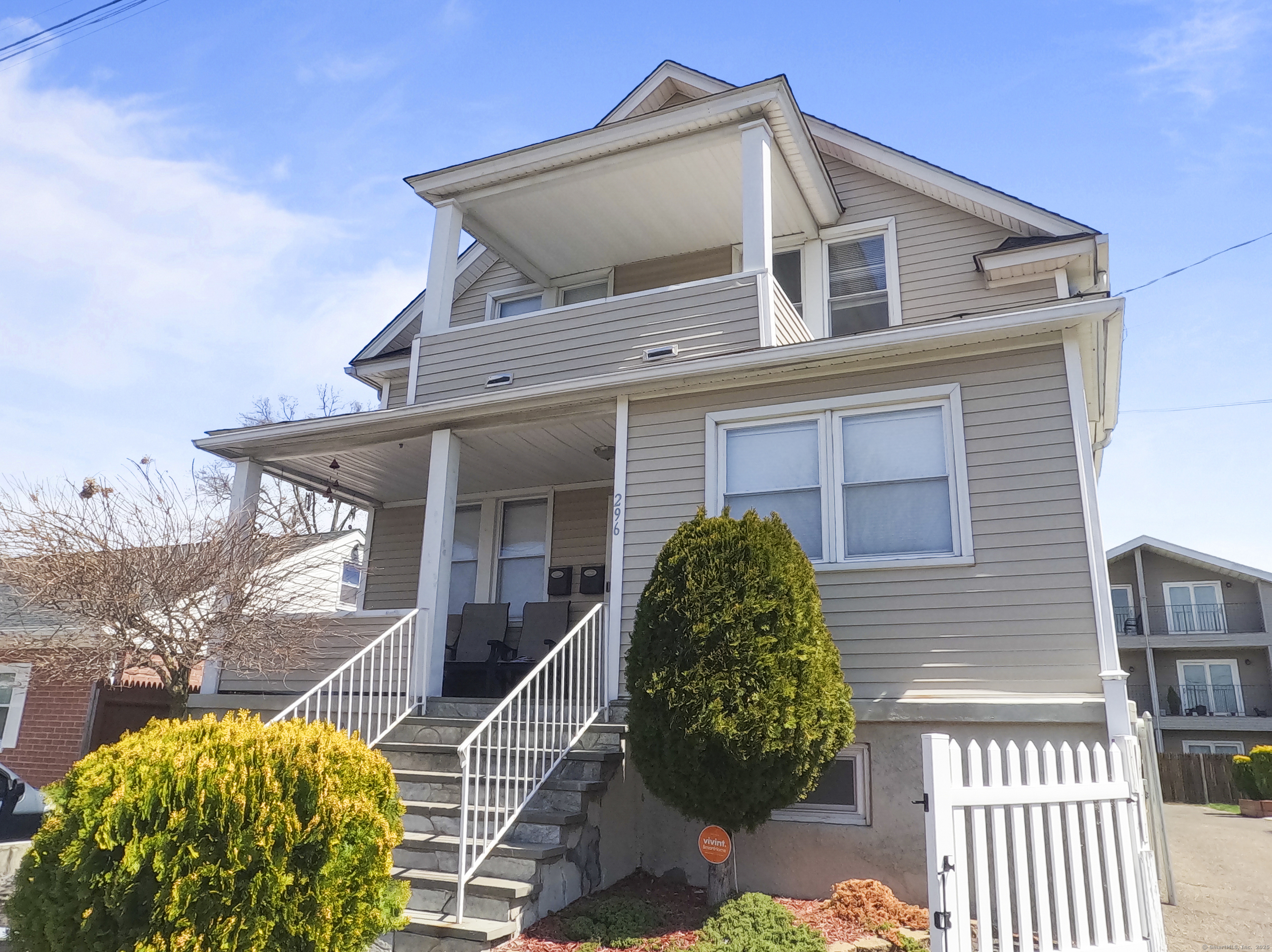 Rental Property at Alexander Avenue, Bridgeport, Connecticut - Bedrooms: 2 
Bathrooms: 1 
Rooms: 4  - $1,800 MO.