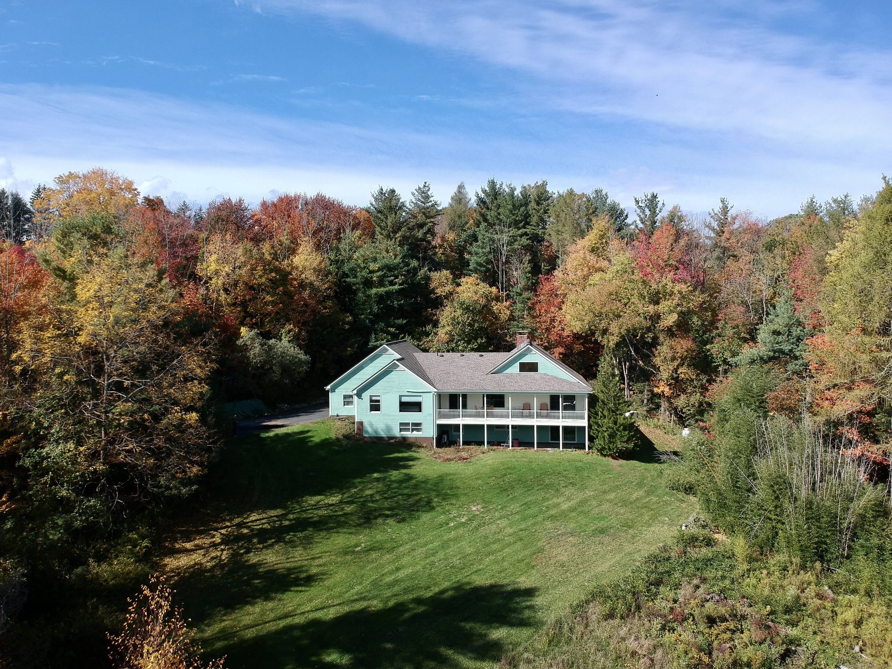 Arch Bridge Road, Bethlehem, Connecticut - 3 Bedrooms  
4 Bathrooms  
8 Rooms - 