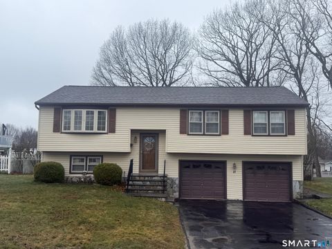 Homes For Sale - 11 Woodmere Road<br/> Waterbury, CT 06705