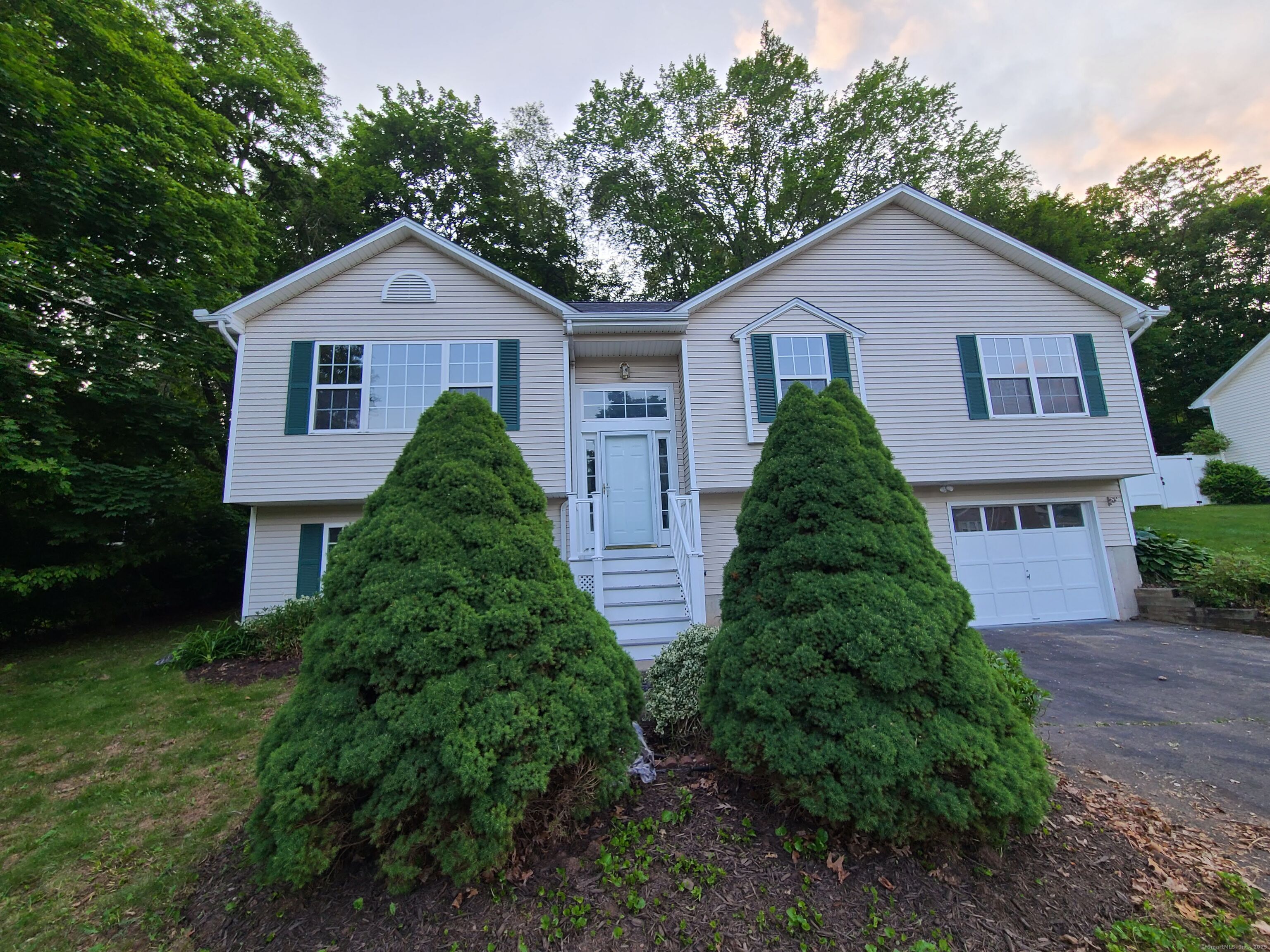 24 Wiscassett Avenue