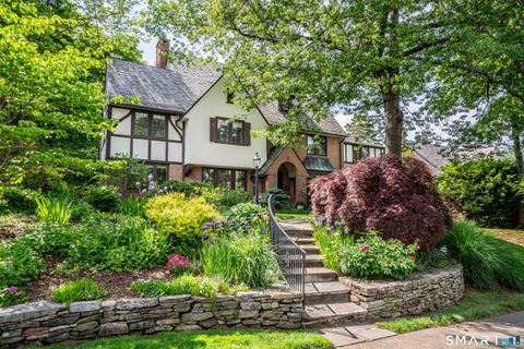Homes For Sale - 7 Fernwood Road<br/> West Hartford, CT 06119