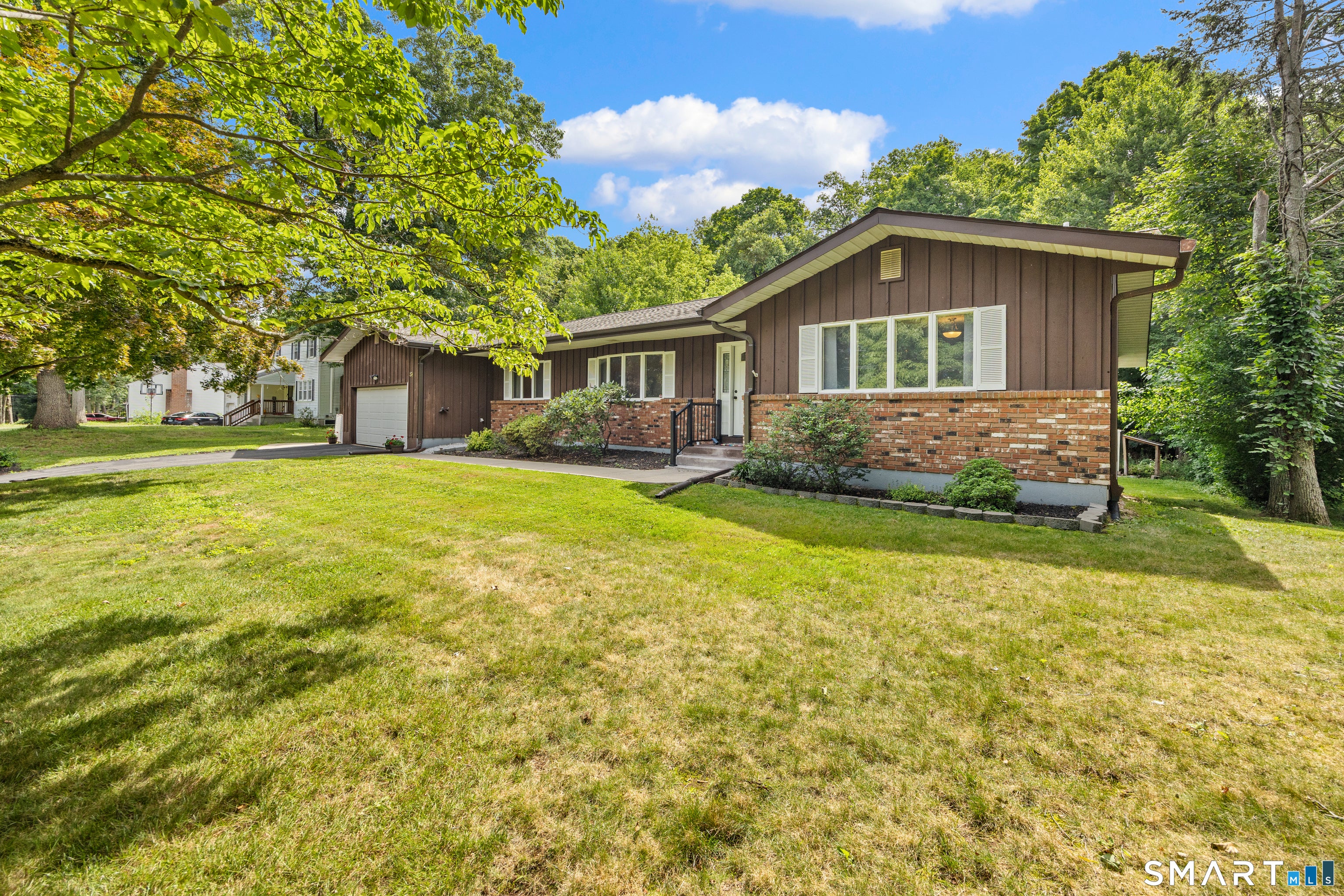 87 Ledge Drive