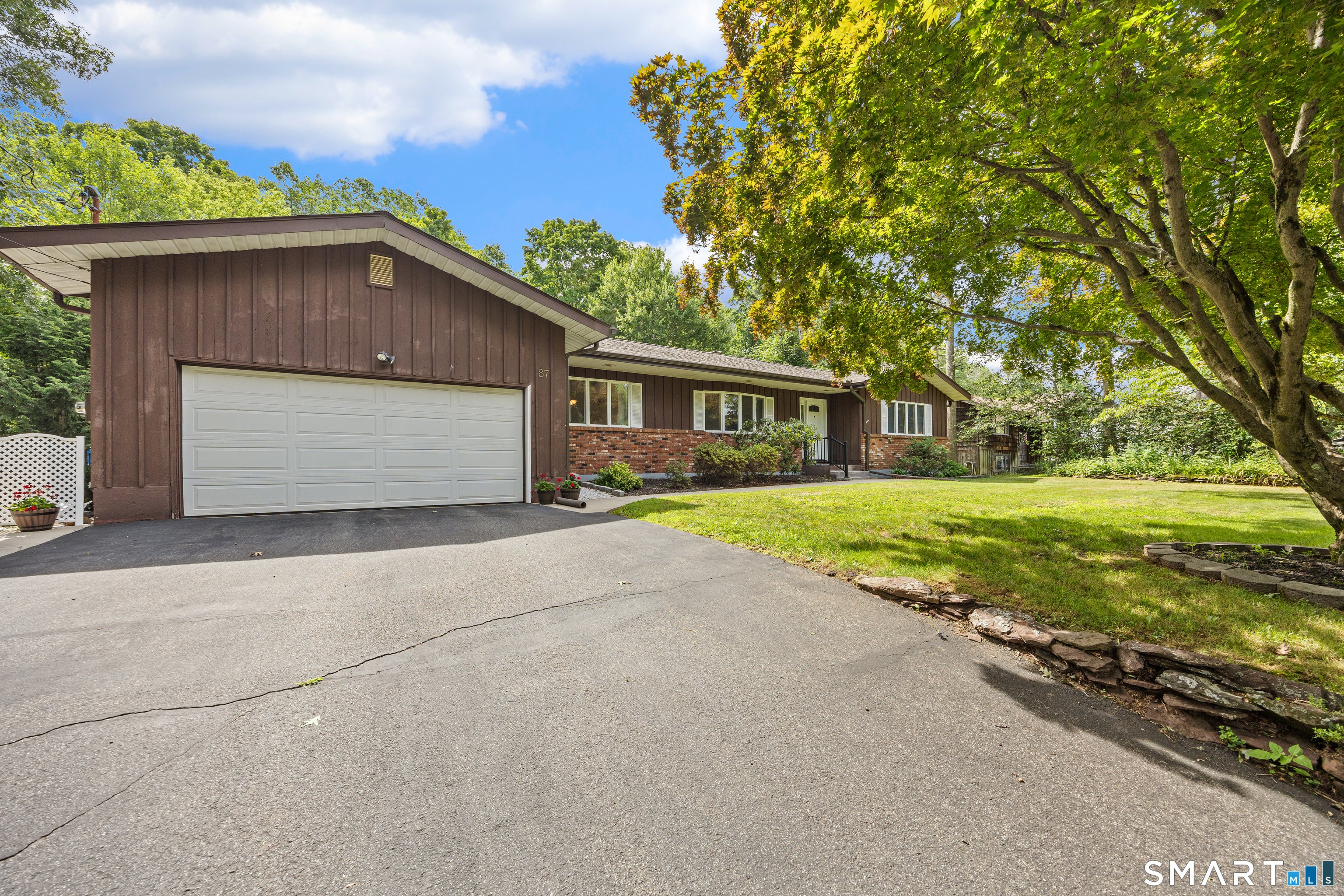 87 Ledge Drive