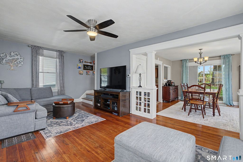 Photo of 36 Cottage Place, Stratford, CT 06614 (MLS # 24169742)