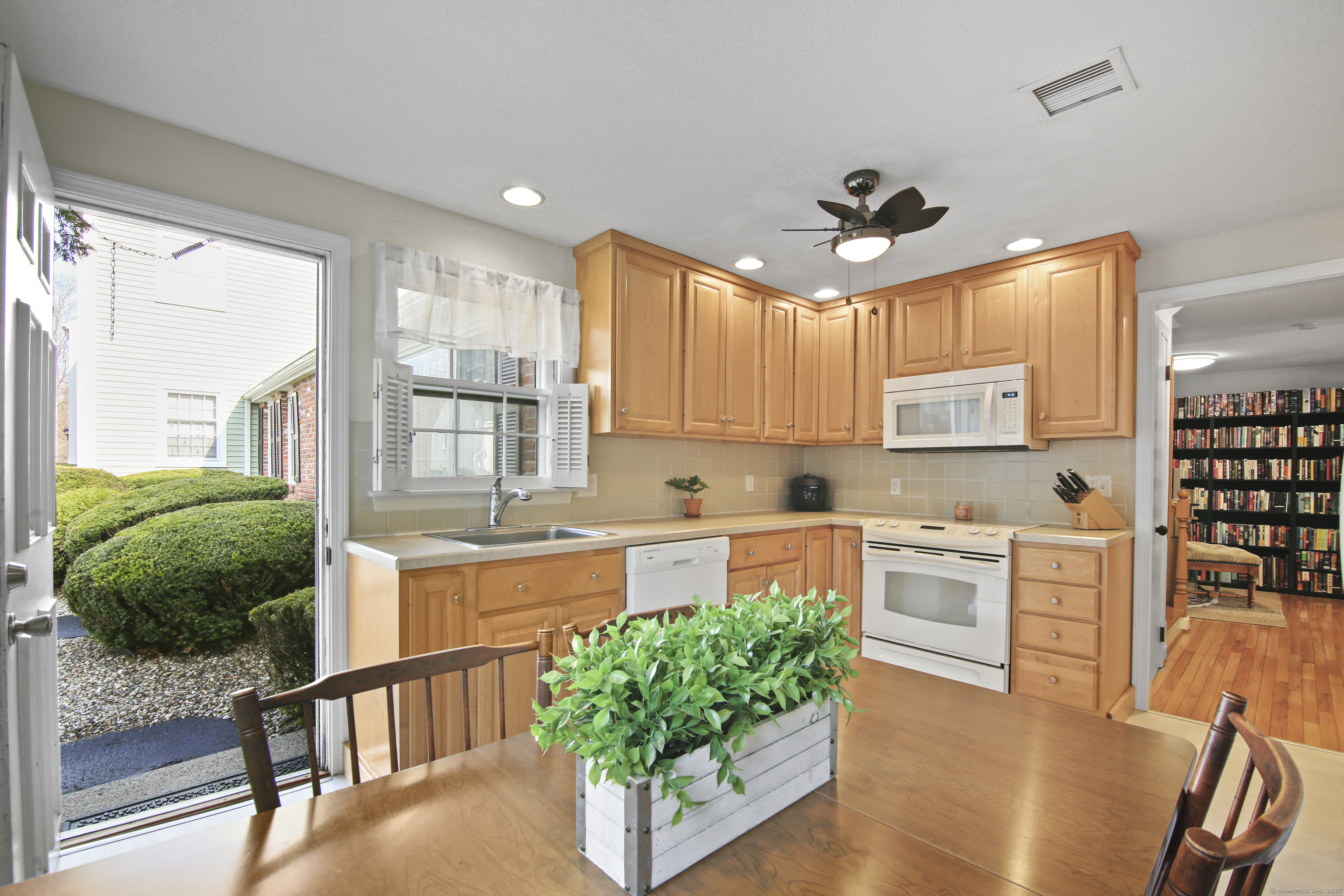 448 Dowd Avenue #448, Canton, Connecticut image 10
