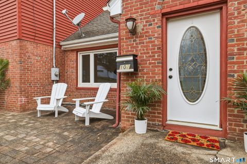 Homes For Sale - 102 Lawler Road<br/> West Hartford, CT 06117