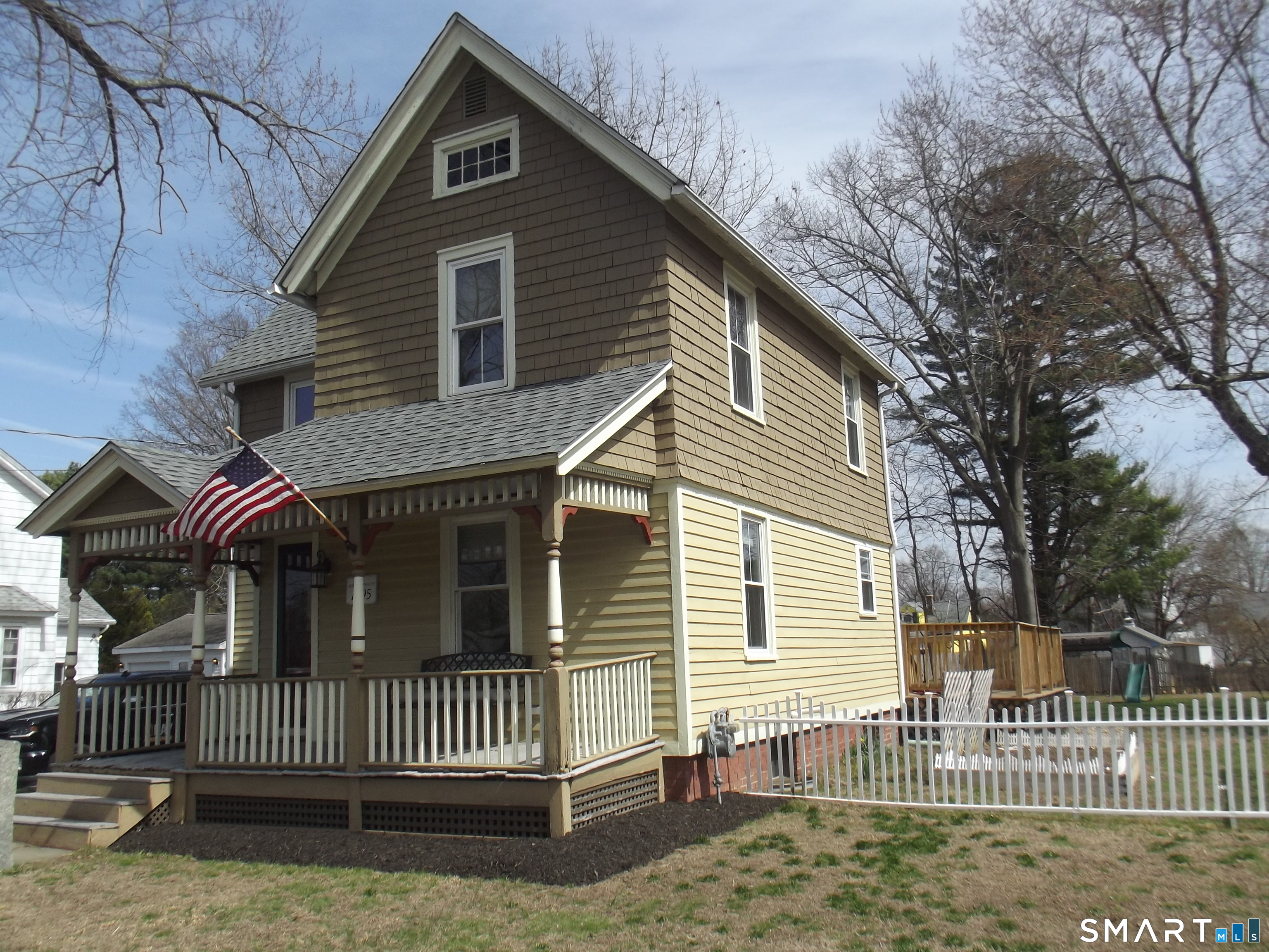 220 Naubuc Avenue