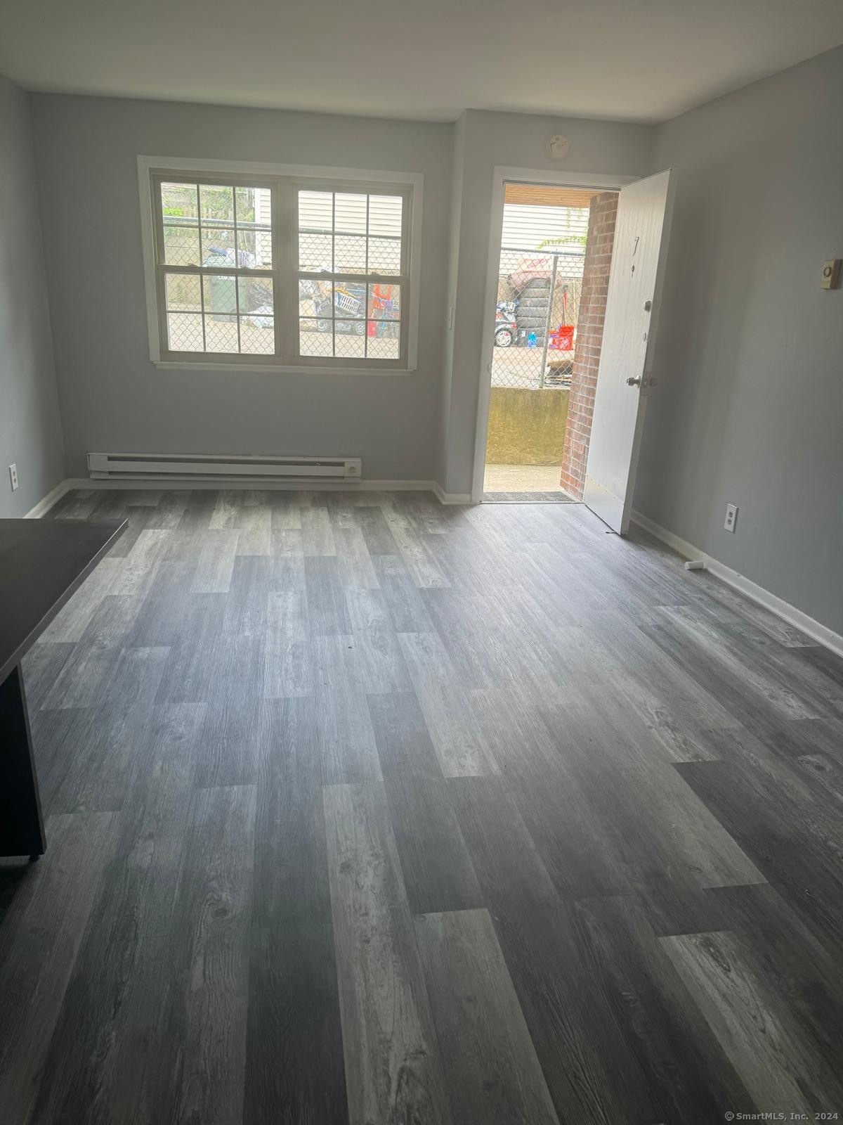 Rental Property at Oak Street 6, Bridgeport, Connecticut - Bedrooms: 1 
Bathrooms: 1 
Rooms: 4  - $1,500 MO.