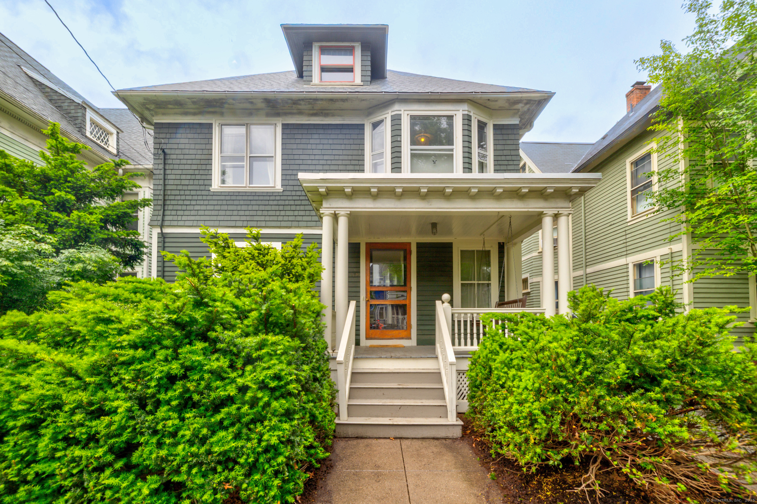 Property for Sale at Willow Street, New Haven, Connecticut - Bedrooms: 4 
Bathrooms: 2 
Rooms: 7  - $839,000