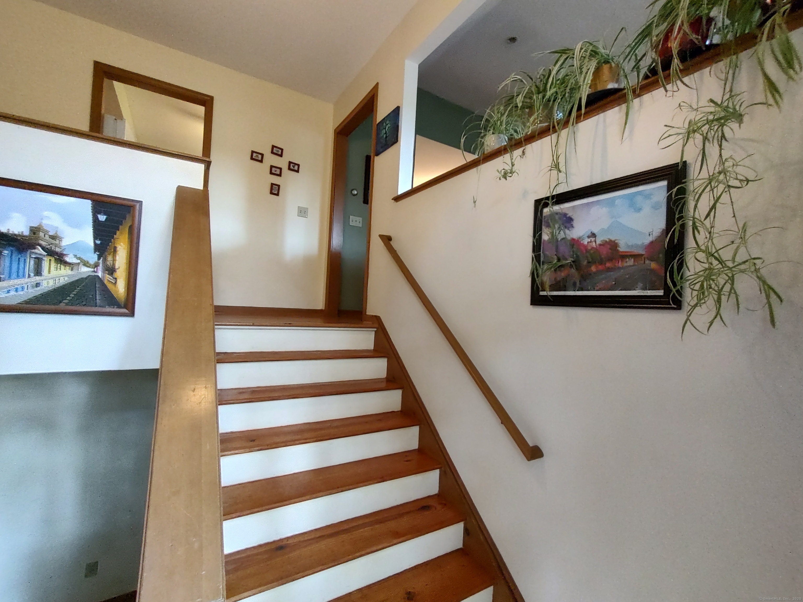 6 Stonegate Lane