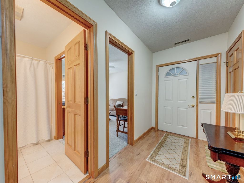 Photo of 33 Langdon Court #APT D104, Berlin, CT 06037 (MLS # 24151906)