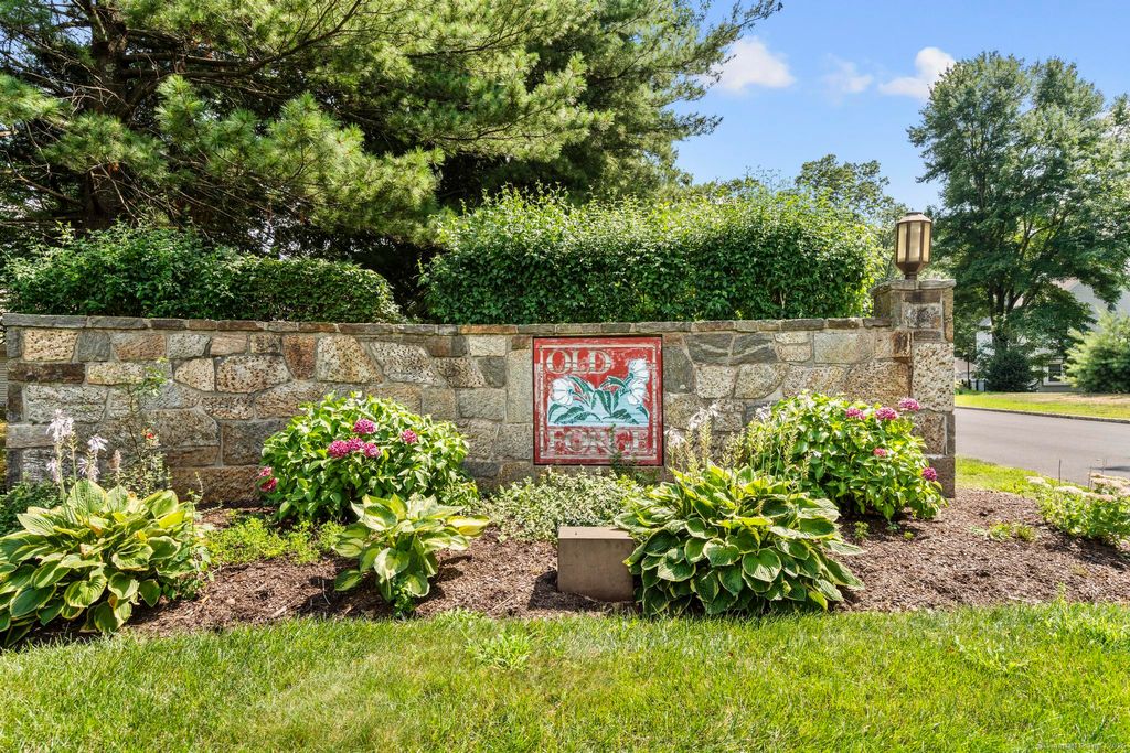 Photo of 1605 Briarwood Court #1605, Rocky Hill, CT 06067 (MLS # 24138321)
