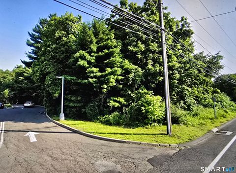 Photo of 8 Old Windsor Road, Bloomfield, CT 06002 (MLS # 24169267)