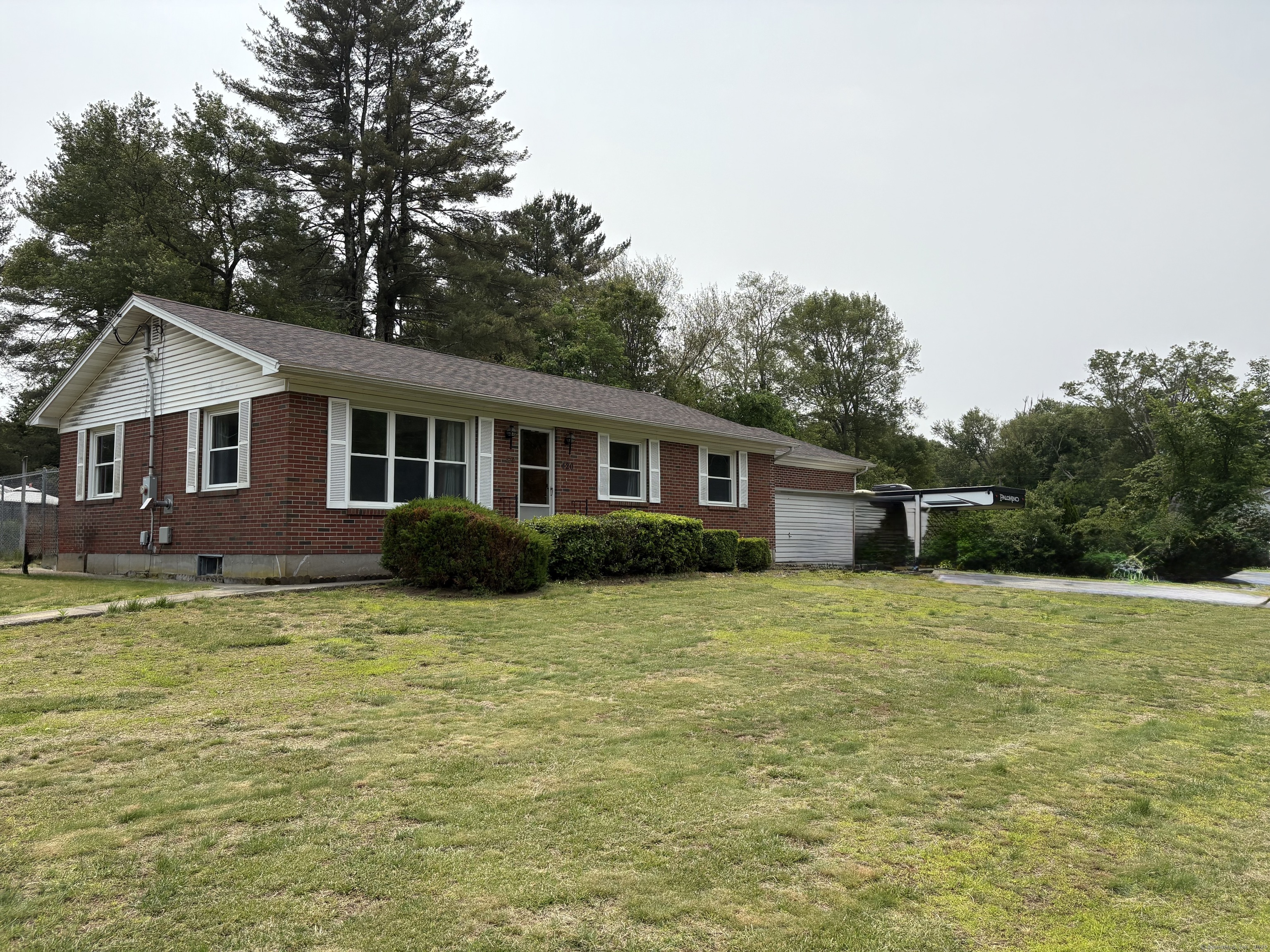 Wauregan Road, Killingly, Connecticut - 3 Bedrooms  
2 Bathrooms  
6 Rooms - 