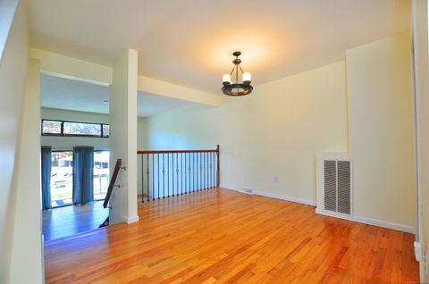 Tiny photo for 305 Timber Lane #305, Canton, CT 06019 (MLS # 24135964)