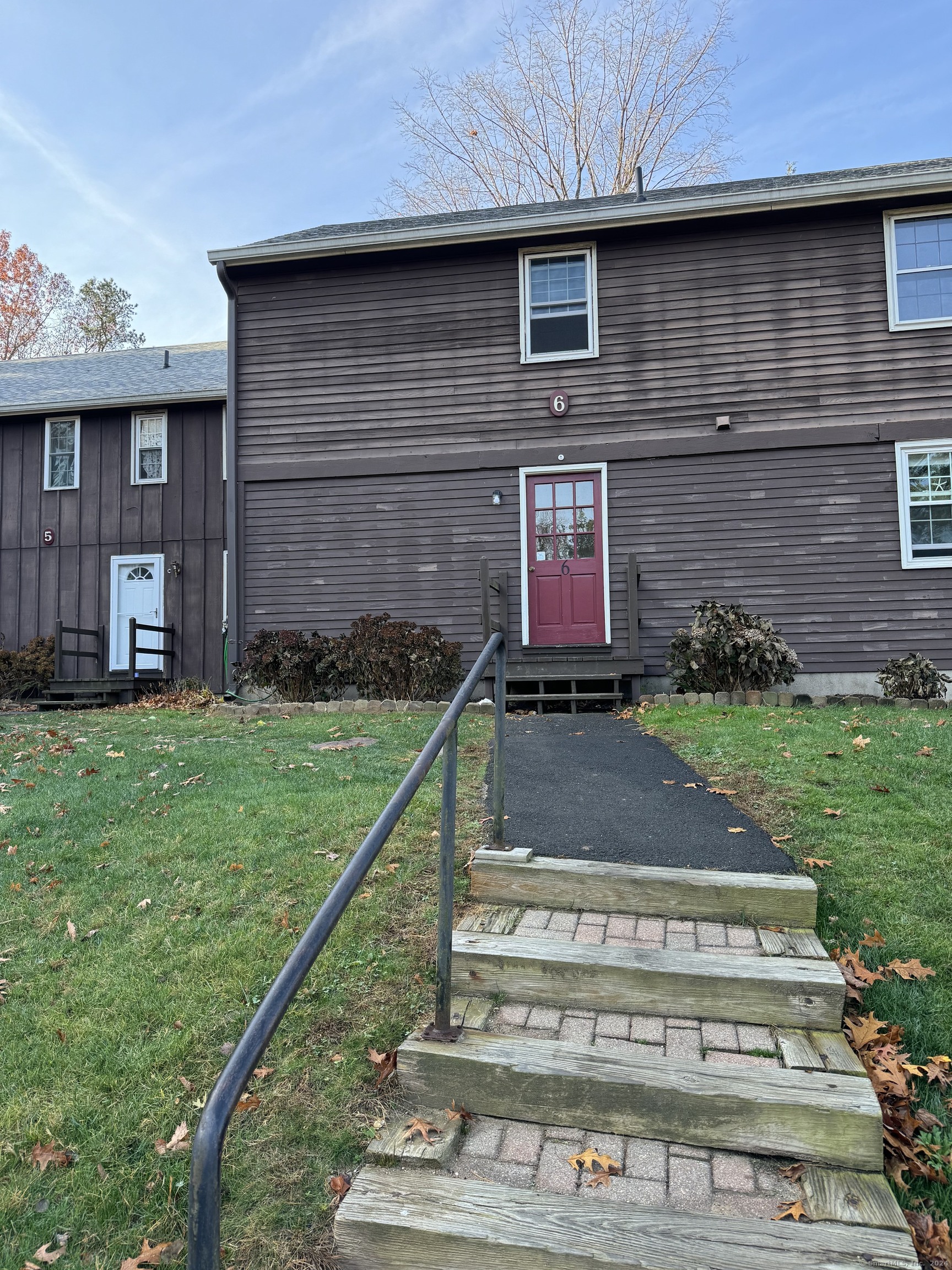 Rental Property at 239 Old Farms Road Apt 6B, Avon, Connecticut - Bedrooms: 2 
Bathrooms: 1 
Rooms: 4  - $2,000 MO.