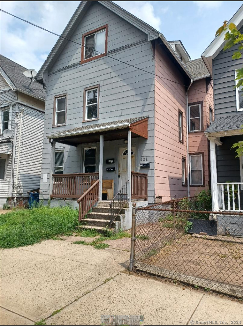 Property for Sale at 421 Blatchley Avenue, New Haven, Connecticut - Bedrooms: 6 
Bathrooms: 3 
Rooms: 15  - $370,000