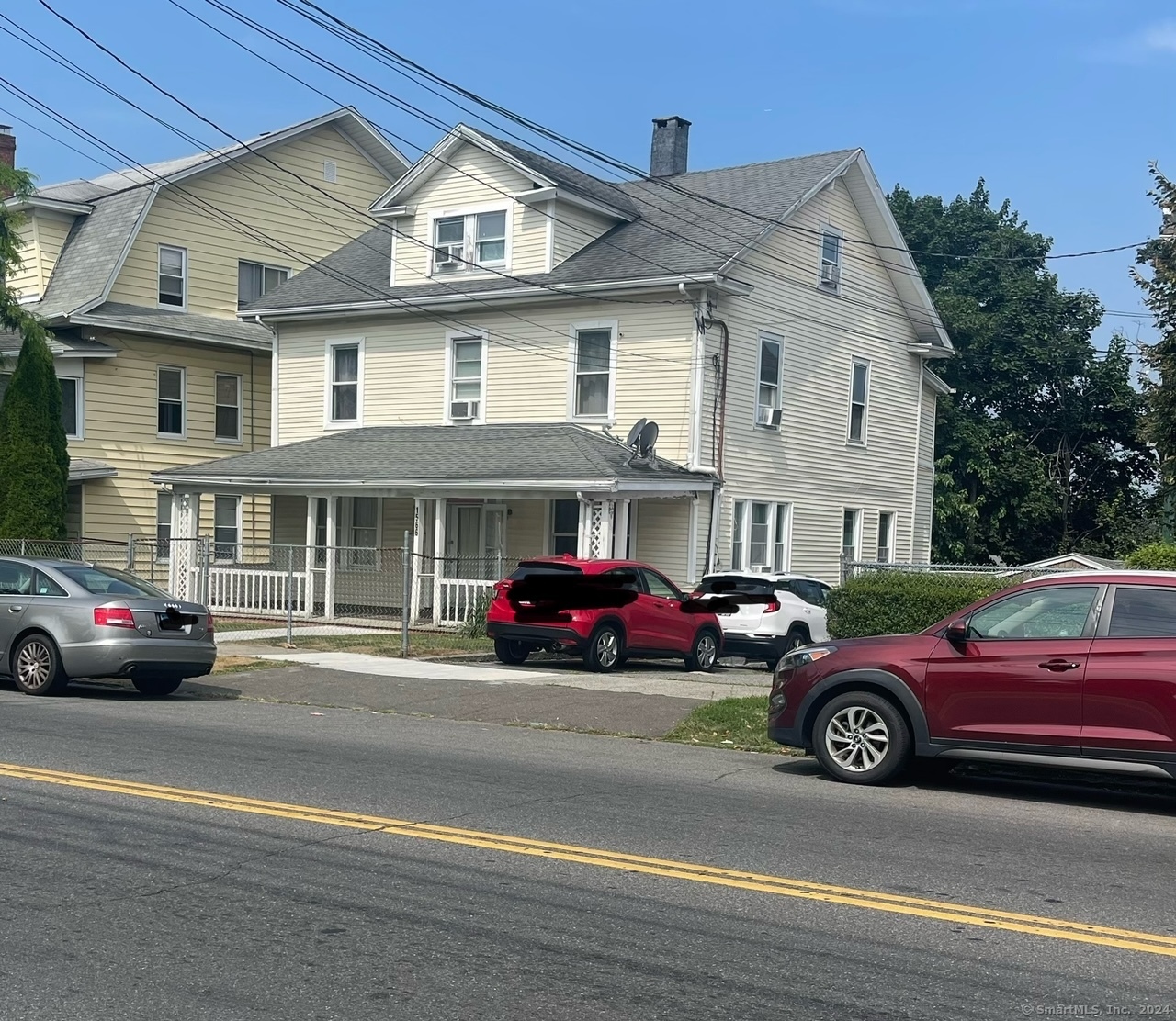 1566 North Avenue, Bridgeport, Connecticut - 4 Bedrooms  
1 Bathrooms  
6 Rooms - 