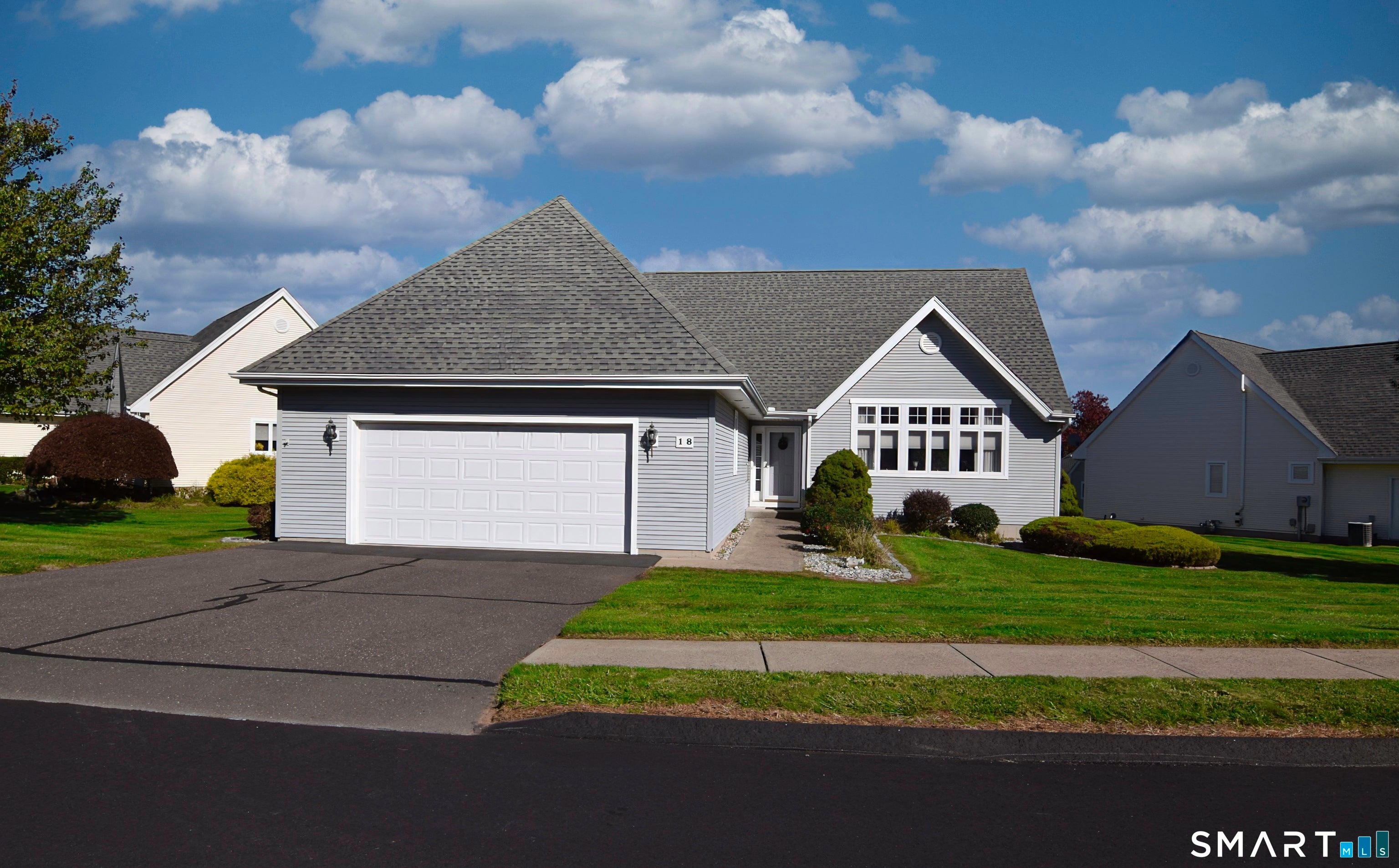 18 Maxwell Drive 18